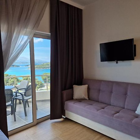 Hotel Queen Margaret Seaside Ksamil Ngoại thất bức ảnh