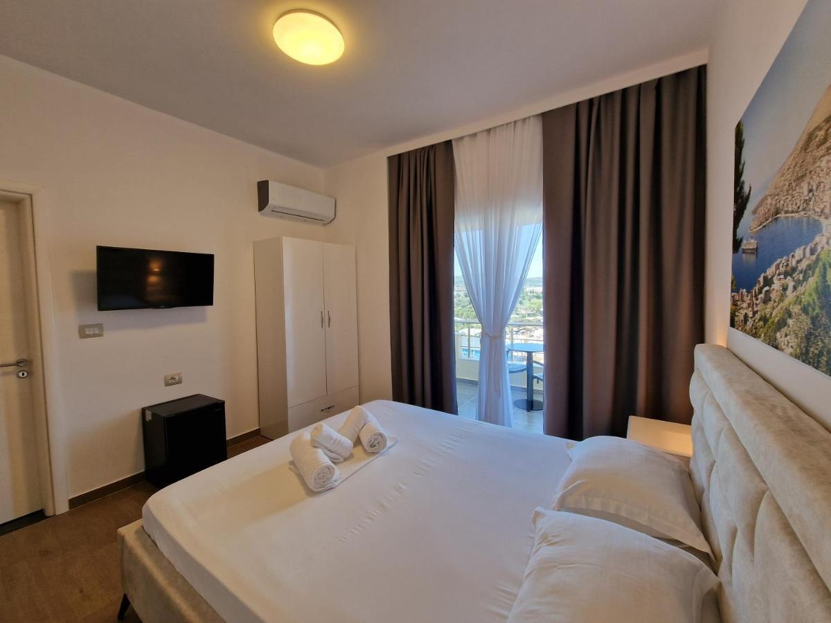 Hotel Queen Margaret Seaside Ksamil Ngoại thất bức ảnh