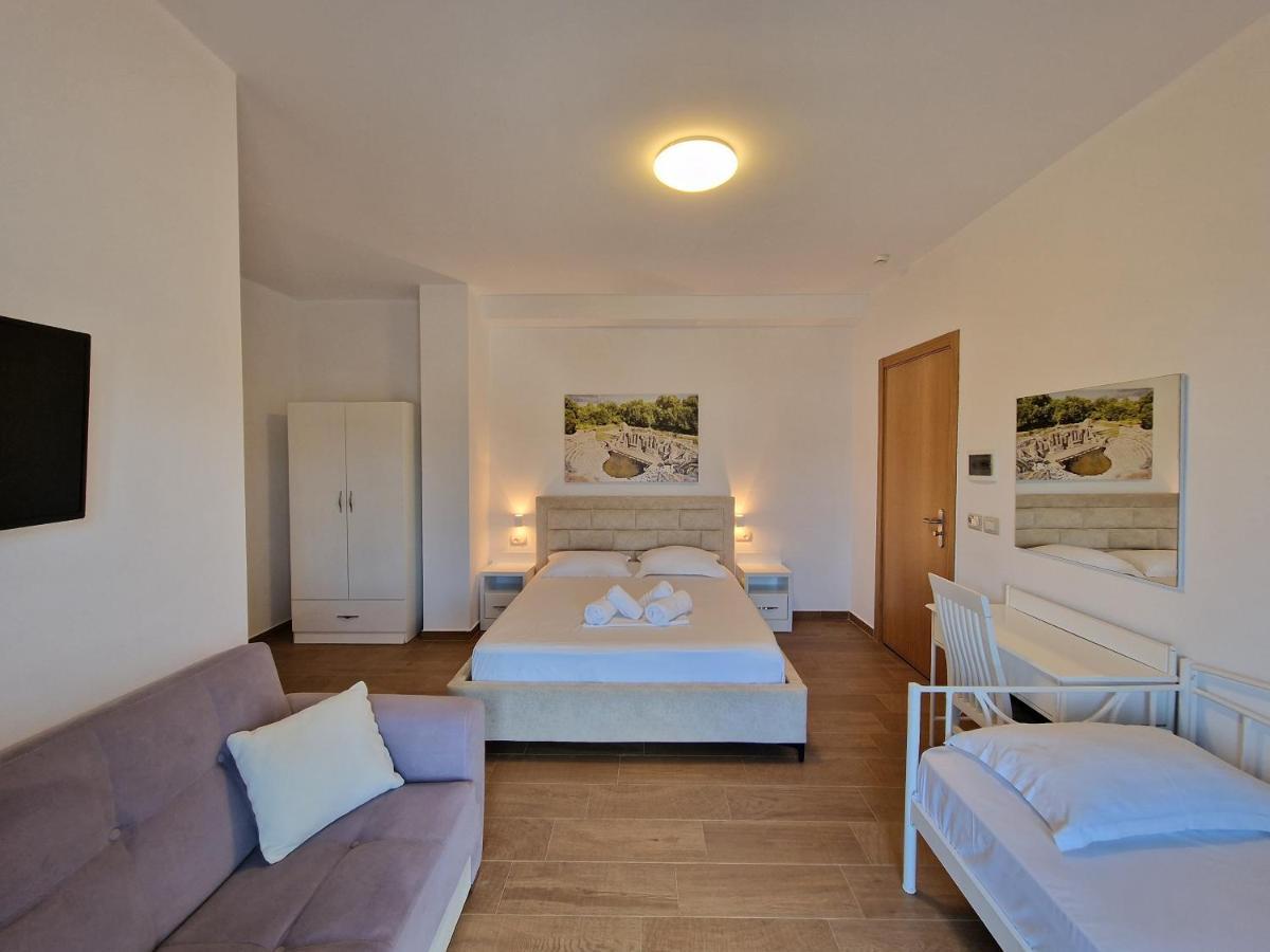 Hotel Queen Margaret Seaside Ksamil Ngoại thất bức ảnh