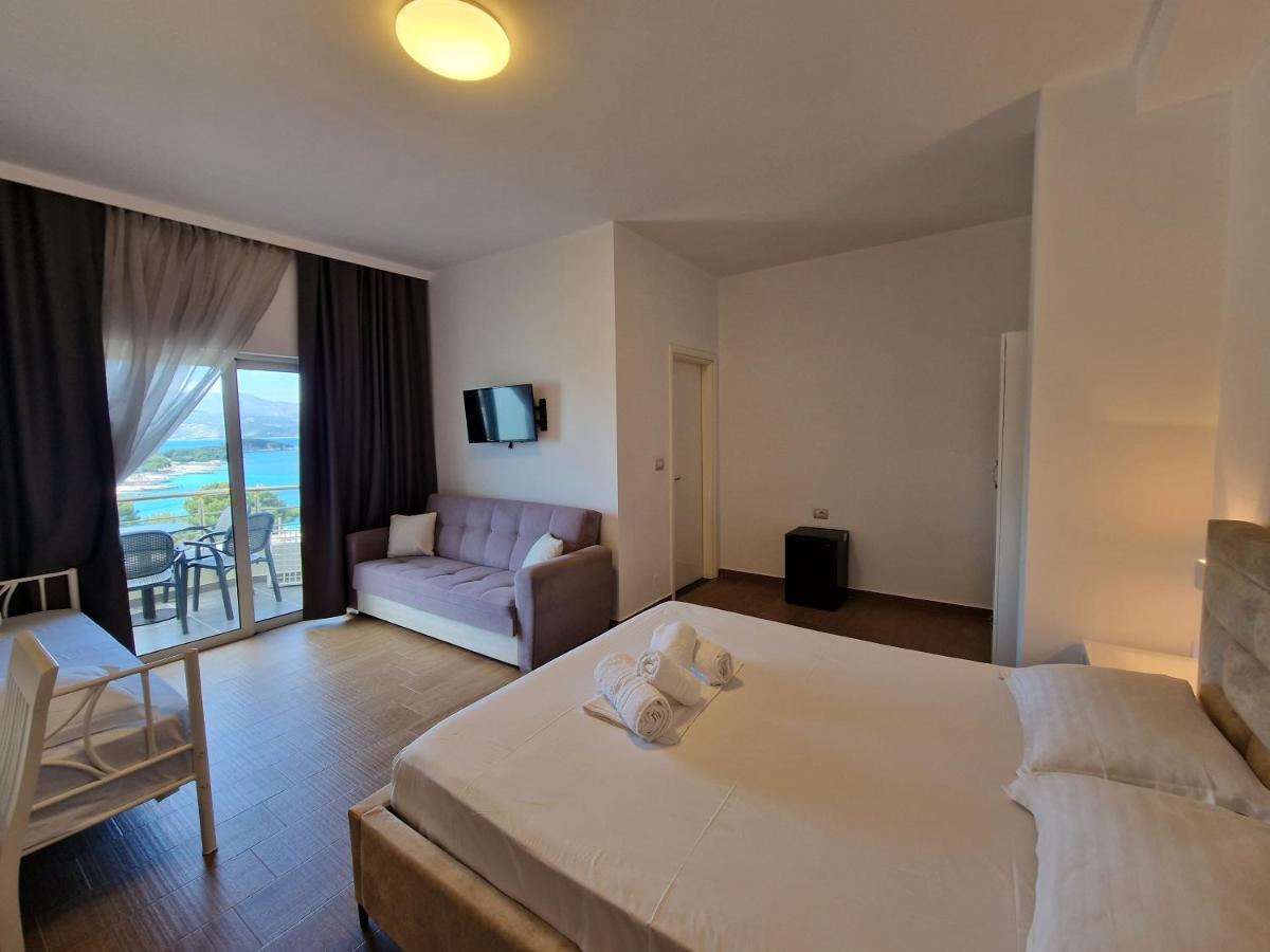Hotel Queen Margaret Seaside Ksamil Ngoại thất bức ảnh