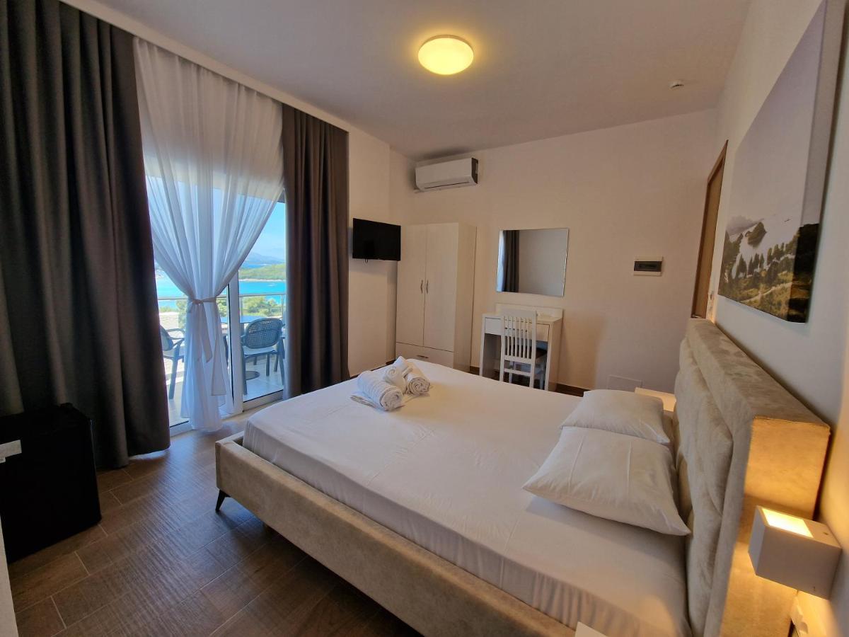 Hotel Queen Margaret Seaside Ksamil Ngoại thất bức ảnh