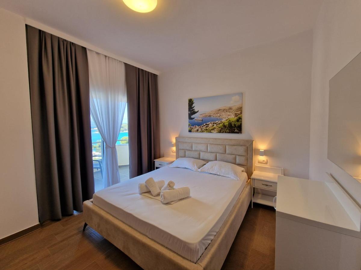 Hotel Queen Margaret Seaside Ksamil Ngoại thất bức ảnh
