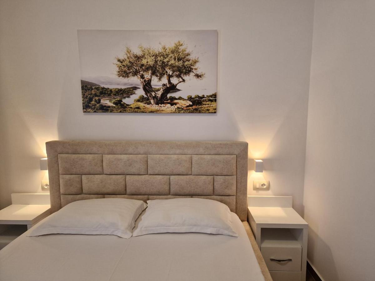 Hotel Queen Margaret Seaside Ksamil Ngoại thất bức ảnh