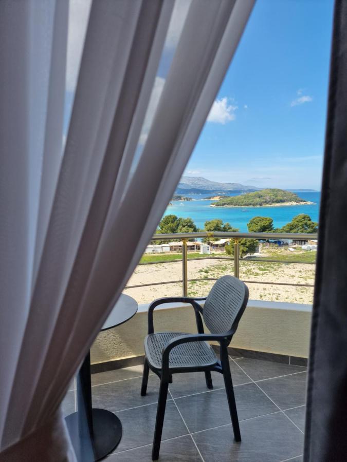 Hotel Queen Margaret Seaside Ksamil Ngoại thất bức ảnh