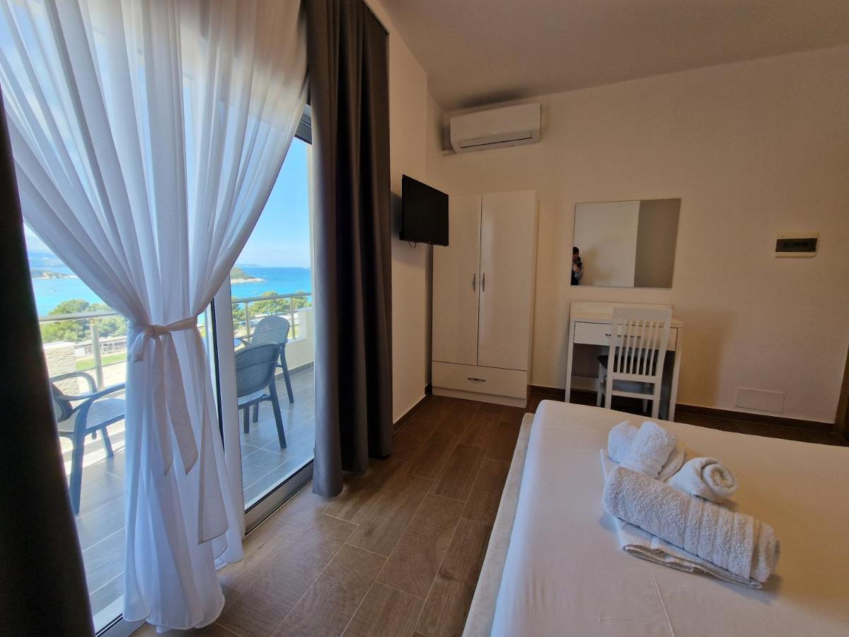 Hotel Queen Margaret Seaside Ksamil Ngoại thất bức ảnh