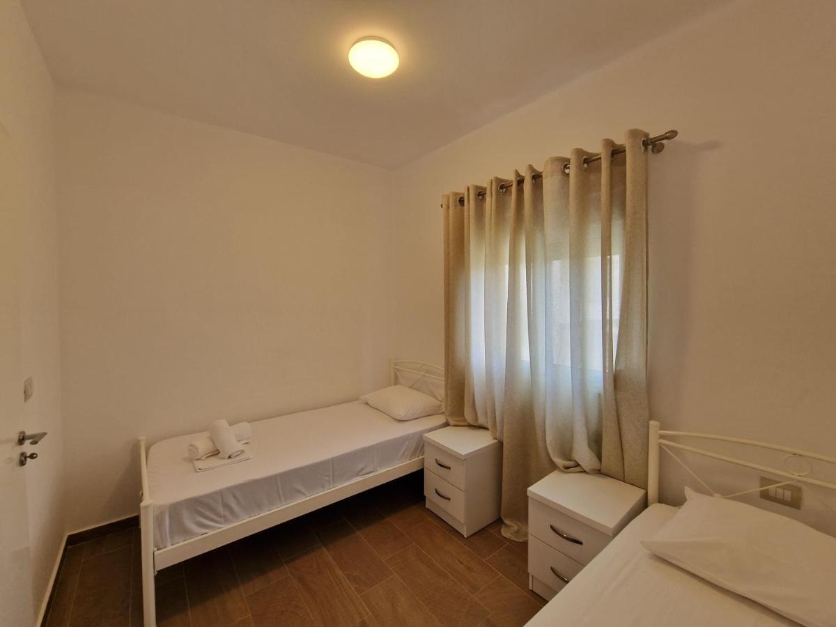 Hotel Queen Margaret Seaside Ksamil Ngoại thất bức ảnh