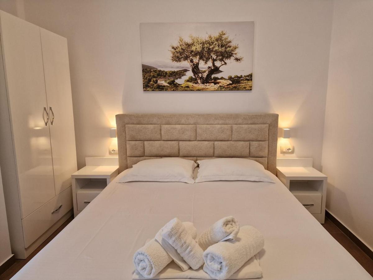 Hotel Queen Margaret Seaside Ksamil Ngoại thất bức ảnh