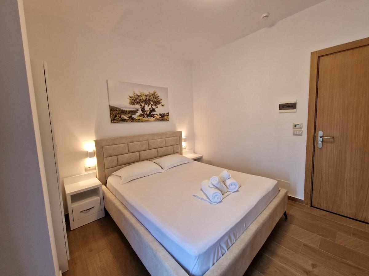 Hotel Queen Margaret Seaside Ksamil Ngoại thất bức ảnh