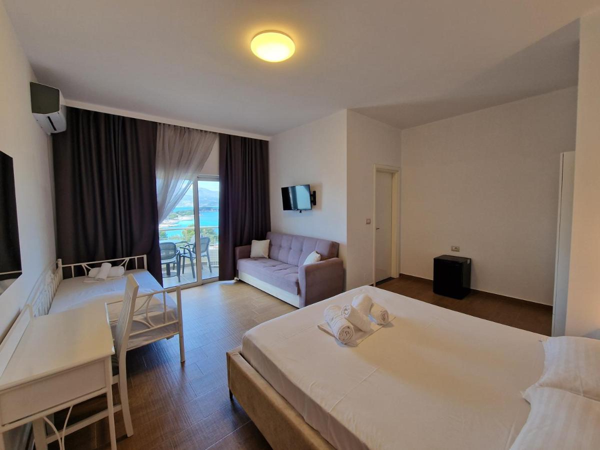 Hotel Queen Margaret Seaside Ksamil Ngoại thất bức ảnh