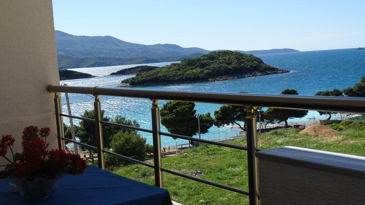 Hotel Queen Margaret Seaside Ksamil Ngoại thất bức ảnh